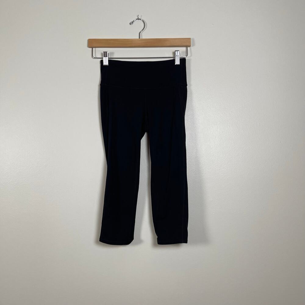 Athleta • Chaturanga Black Cropped Leggings